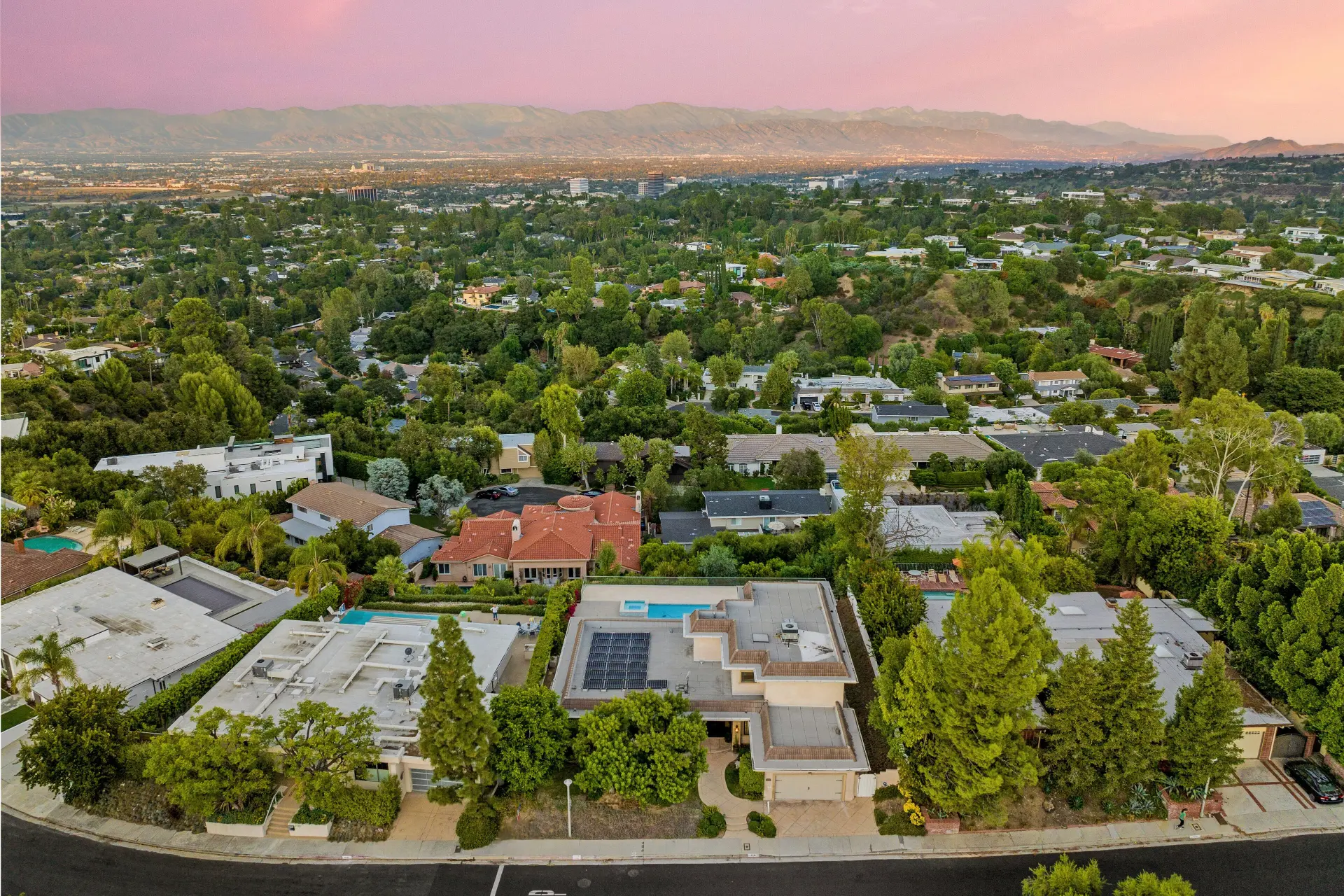 Encino homes and streets — Los Angeles real estate