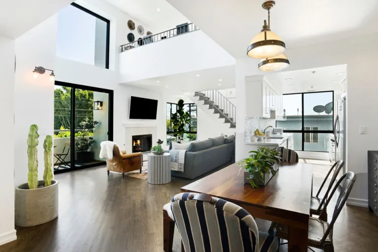 656 N West Knoll Dr., 304, West Hollywood, CA 90069 — sold by DMF Realty